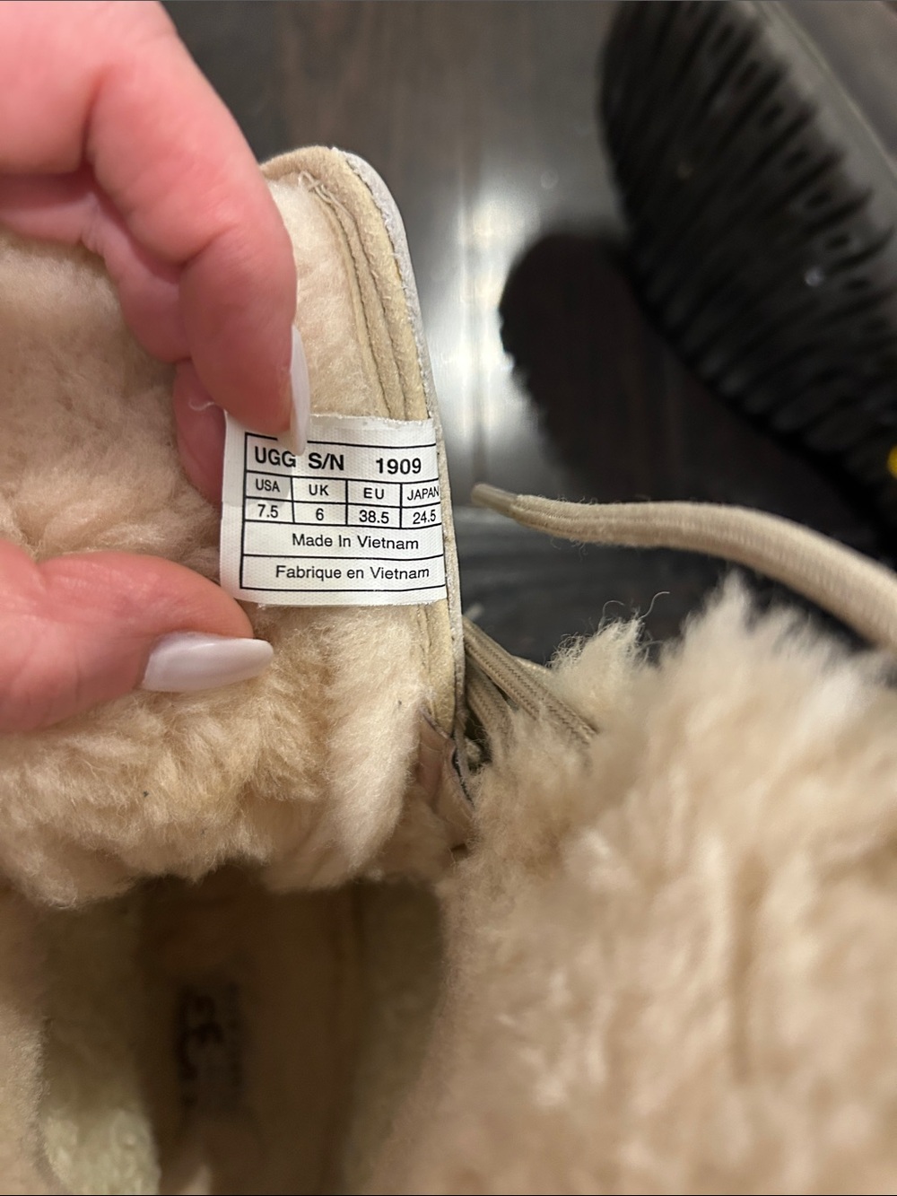 UGG Women's Tan & Dark Brown Shearling-Lined Winter Lace-Up Boots - Picture 6 of 6